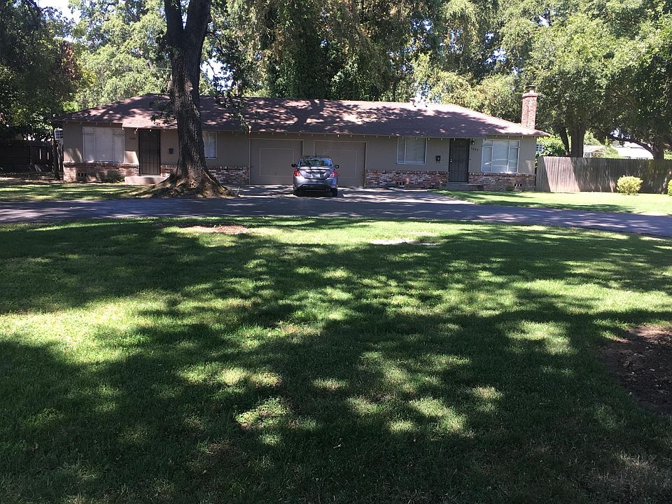 Park in the center of the Circle