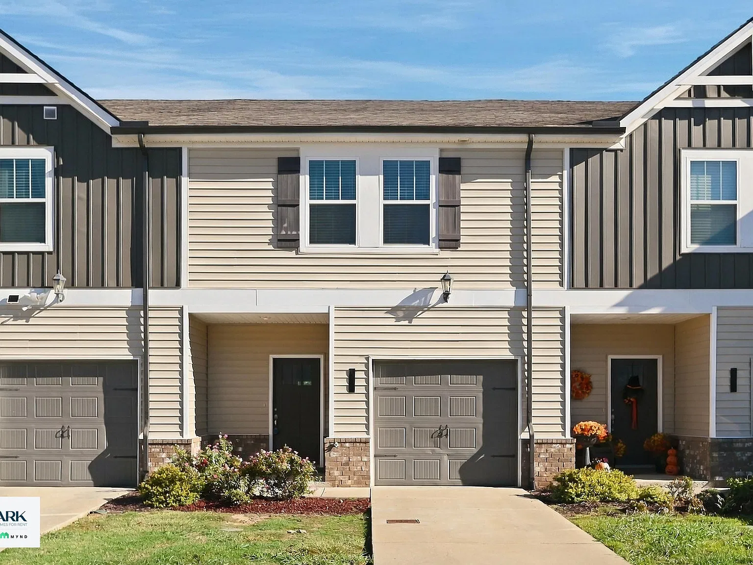 3 bed, 2.5 bath, 1601 sqft, $1,795 — Photo 1