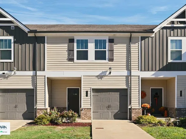 1259 W End Station Dr, Lebanon, TN 37087