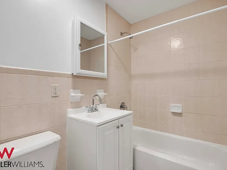 656 Kosciuszko St #3 — Photo 9