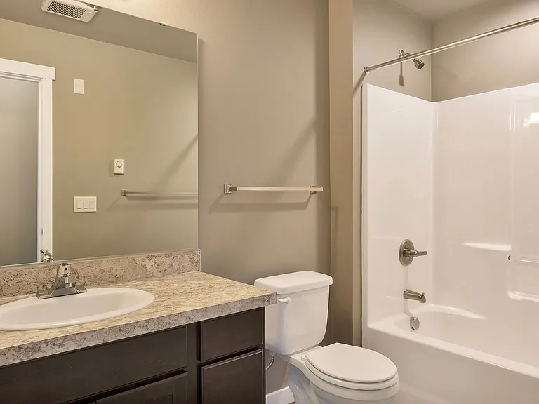 The Fairhaven Pointe Apartments — Photo 39