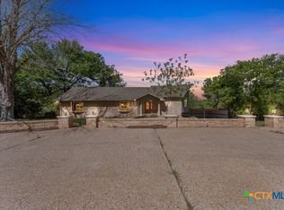 608 Ridgecrest Dr, Salado, TX 76571
