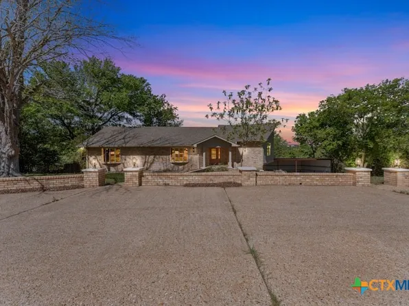 608 Ridgecrest Dr, Salado, TX 76571