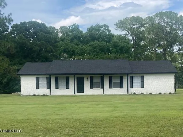 14200 Timber Ridge Dr, Moss Point, MS 39562
