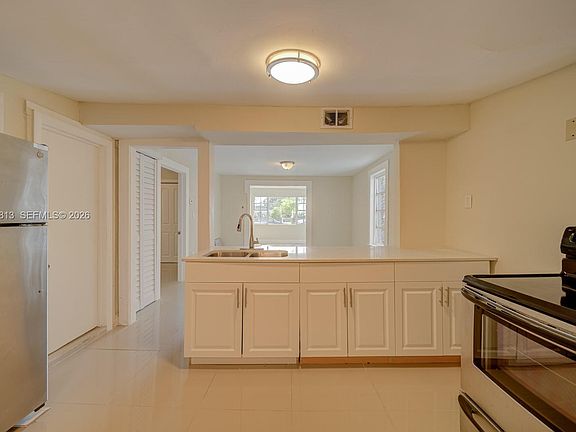 5th image of 829 NW 56th St