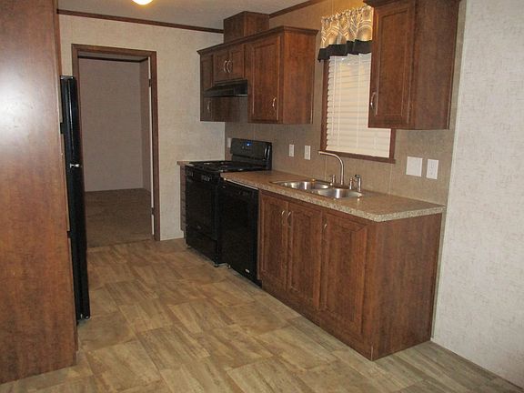 3rd image of 9910 Geraldine St #301