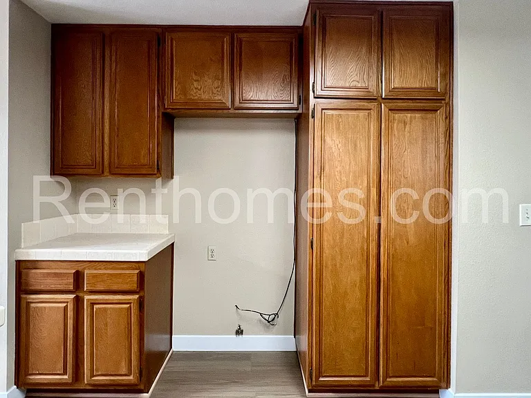 10594 Dabney Dr — Photo 8
