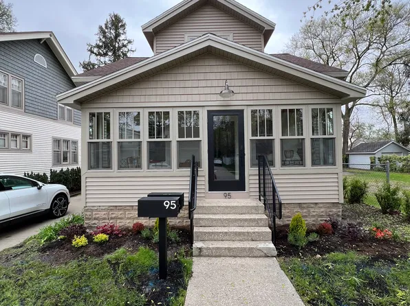 95 E 15th St #1, Holland, MI 49423