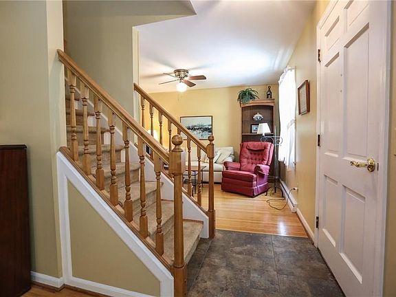 3rd image of 29 Alberta Dr