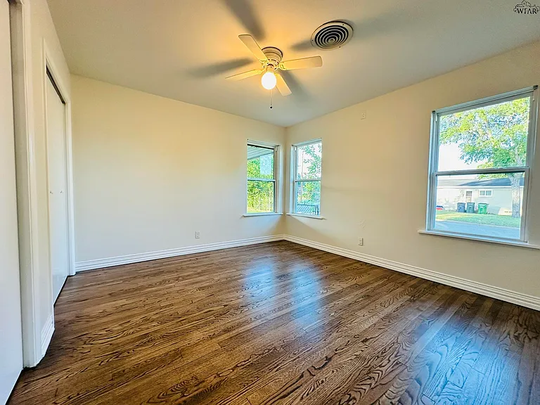 4300 Phillips Dr — Photo 18