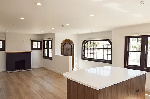 317 Ocean Park Blvd Photo 1
