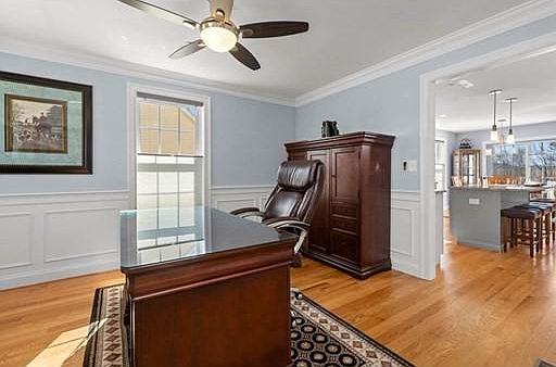 4th image of 6 Poplar Hill Cir