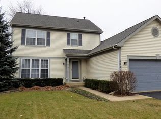 1101 Clover Hill Ln, Elgin, IL 60120