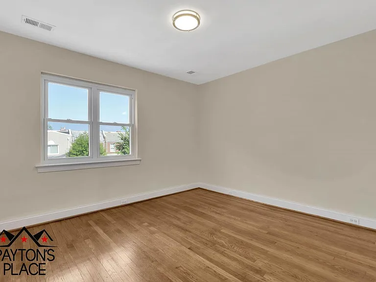 332 19th St NE — Photo 12