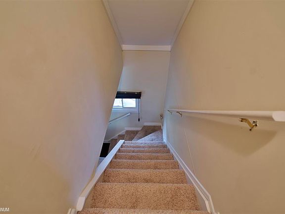 2nd image of 564 Stratford Rd
