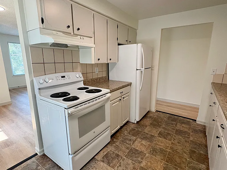 102-104 W Cora Ave #102 — Photo 9