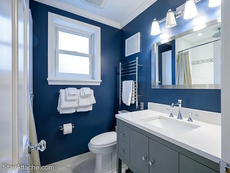 1421 Hopkins St NW — Photo 20