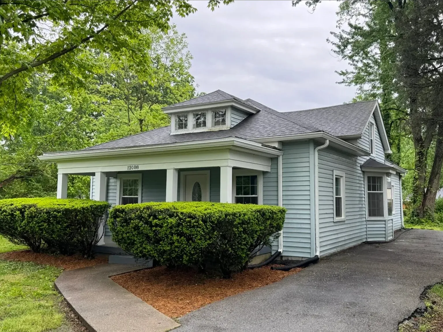 3 bed, 1.5 bath, 1512 sqft, $1,495 — Photo 1