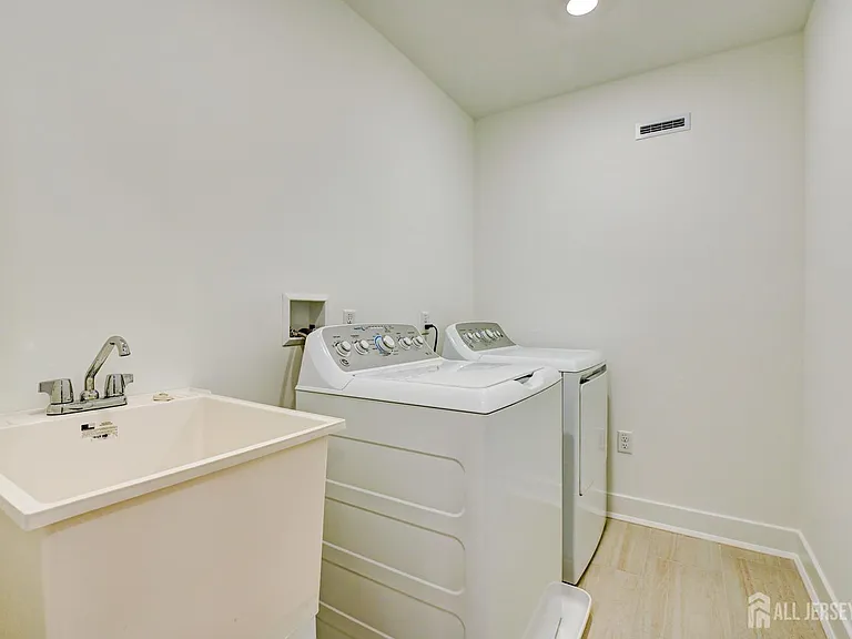 13 Griffin Ln — Photo 36