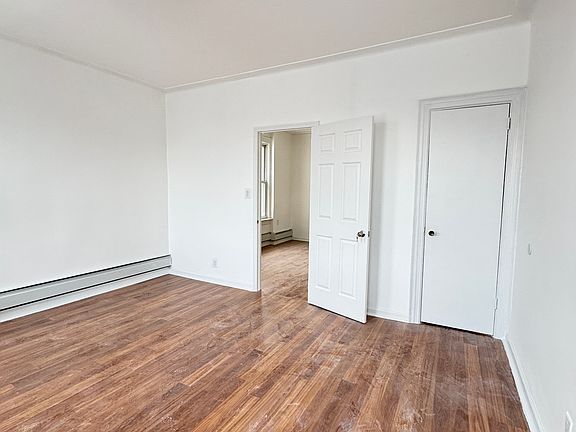 4th image of 2421 W 2nd St #2