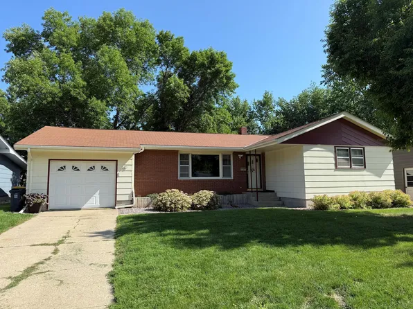 610 Kathryn Ave, Marshall, MN 56258