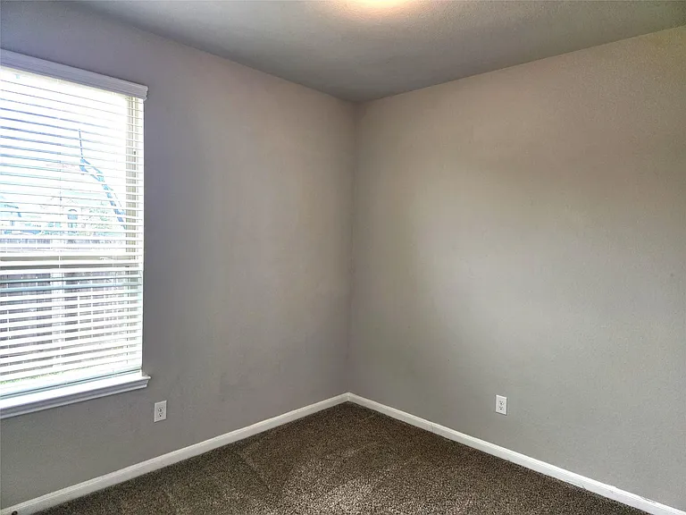 8519 Golden Field Dr — Photo 14