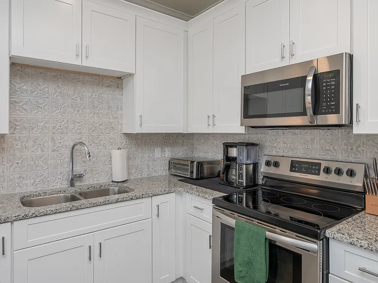 1802 Stable Ln #B2 — Photo 7