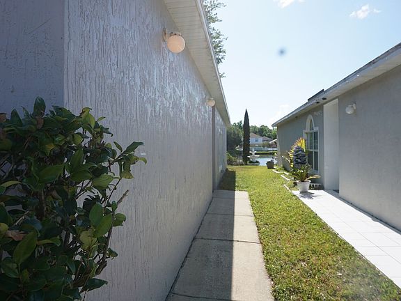 2nd image of 6682 Gentle Oaks Dr E