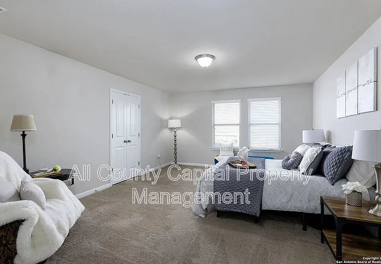 241 Silver Maple Dr — Photo 7
