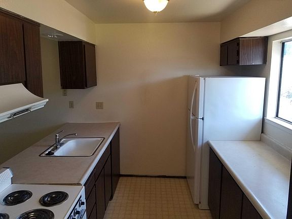 3rd image of 540 South St #54