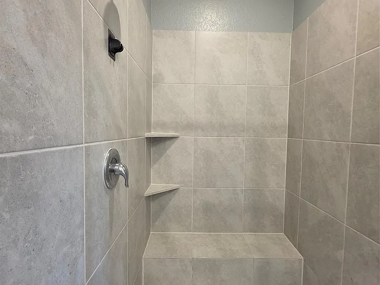 1942 Barrett Gables Dr — Photo 24