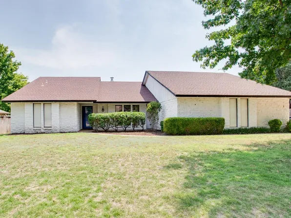 2801 Oakridge Rd, Enid, OK 73703