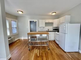 Summit Street - 3713-304