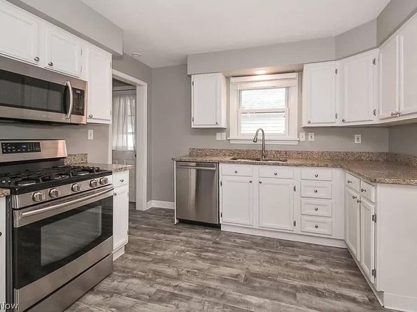 211 Moore Rd