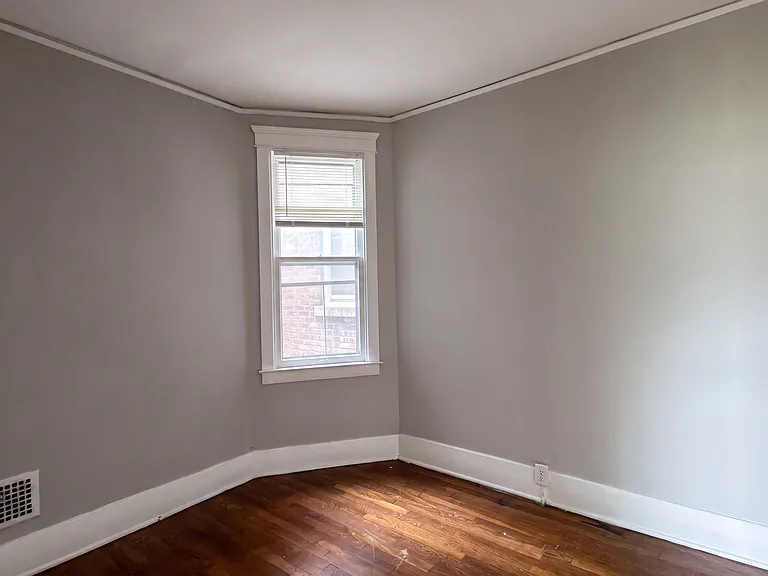 2231 Campbell St — Photo 9