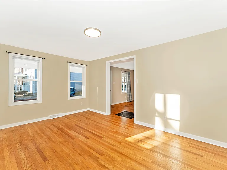 Dining Room / Bonus Room