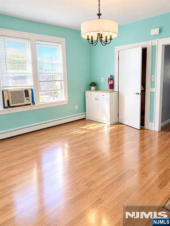 2 bed, 1.0 bath, $2,200 — Photo 2