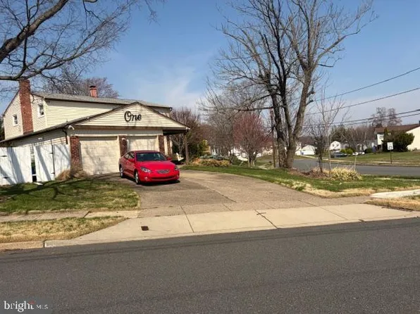 1 Bucknell Dr, Cherry Hill, NJ 08034