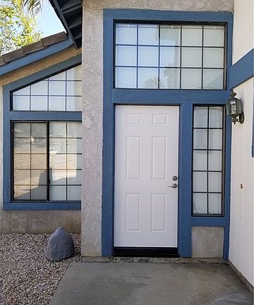 2nd image of 15078 Laurel Ln