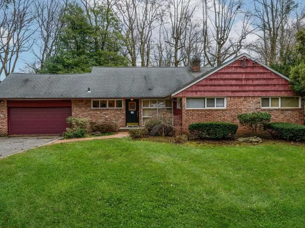 110 Dogwood Avenue, Roslyn Harbor, NY 11576