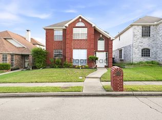 1352 Mae Dr, Carrollton, TX 75007