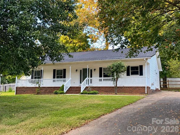7861 Sarah Dr, Denver, NC 28037