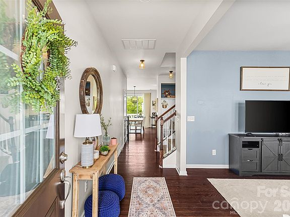 3rd image of 1426 Kings Grove Dr
