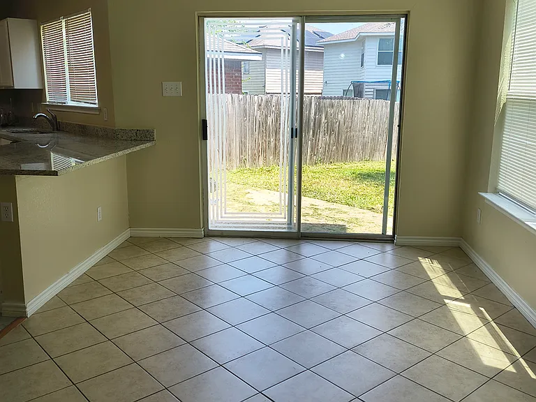 129 Jefferson Dr — Photo 14
