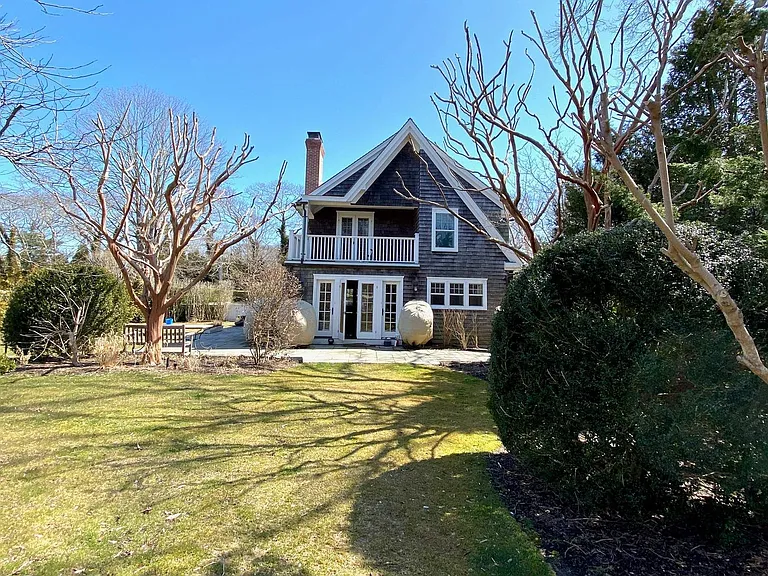 17 Wainscott Stone Rd — Photo 27