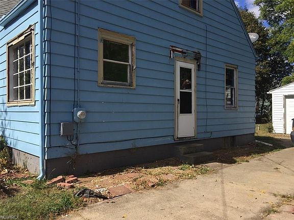 3rd image of 1575 Wildon Ave
