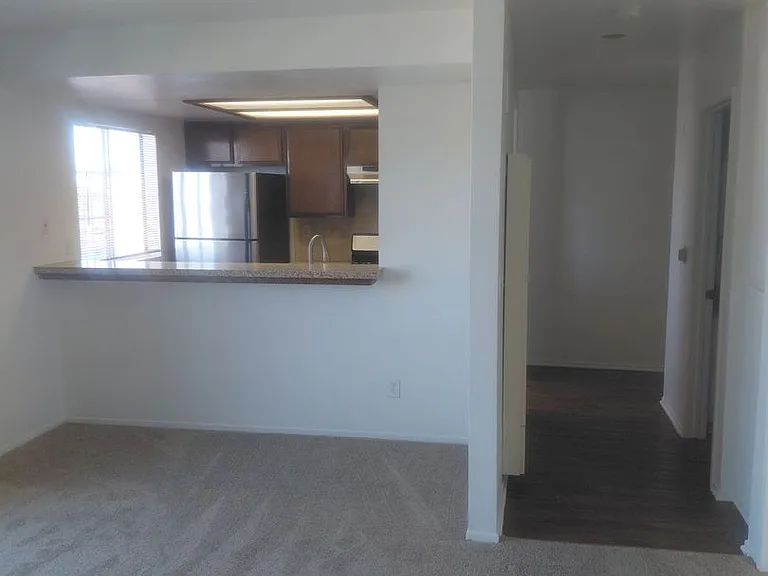 1733 S Pacific Ave — Photo 2