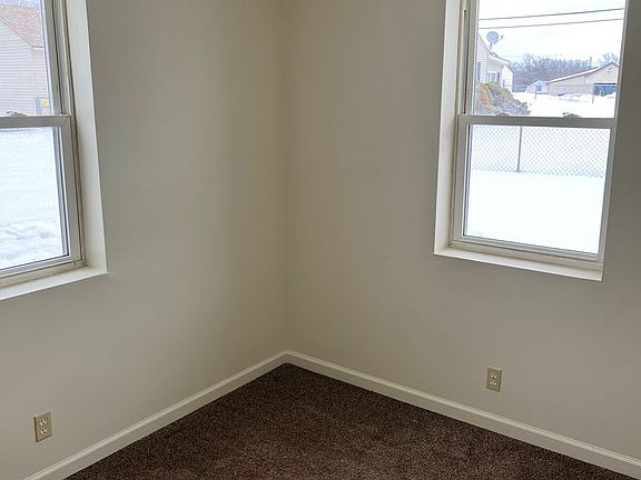 5th image of 1587 Martha Ave