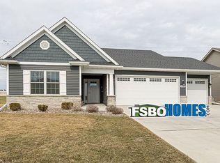 3582 Deckard Dr, Bettendorf, IA 52722
