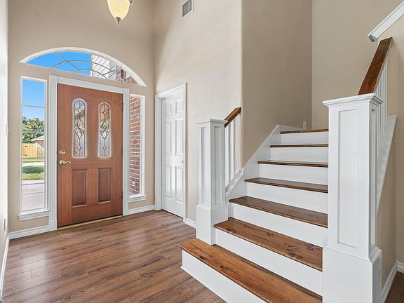 3rd image of 5159 Greenwater Dr